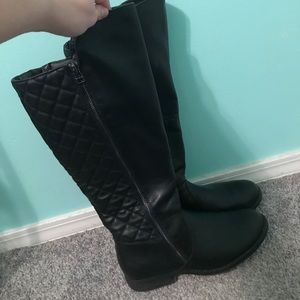 Quilted back riding boots