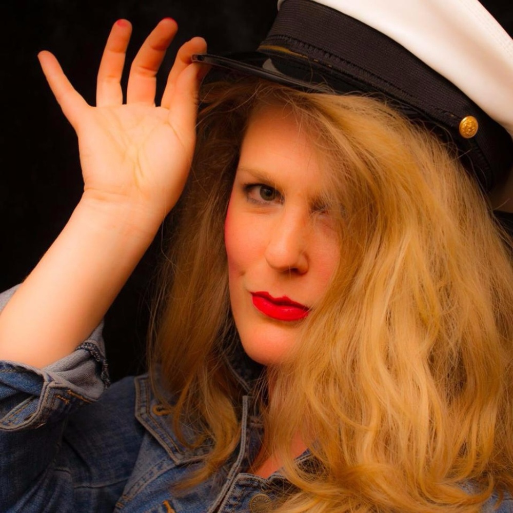 Meet your Posher, Elizabeth