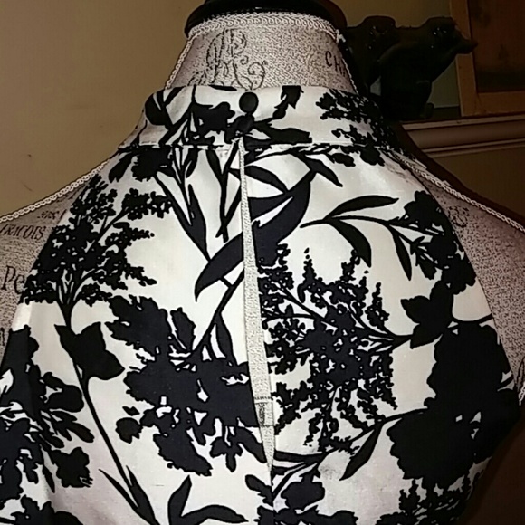 Gorgeous Ann Taylor Dress - Picture 3 of 4