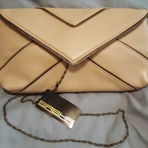 💖 Beige Clutch Purse w/Chain strap 💖