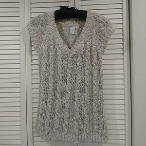 MUST GO! Hannah short sleeved sweater