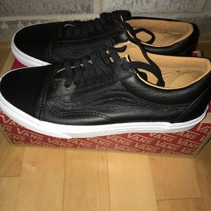 Vans old skool leather black. Open to offers