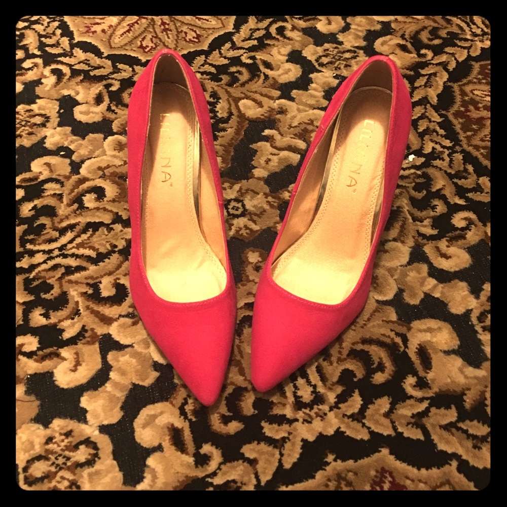 Liliana Velvet Pointy Toe Stiletto Pump- URBANOG