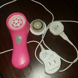 Clarisonic Mia with Original brush and charger