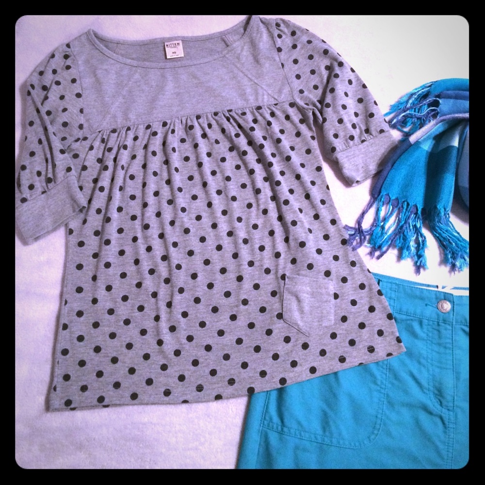 Gray polka dot top