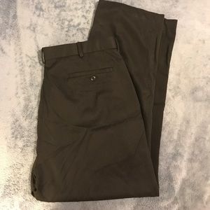 Braggi • Black Dress Pant • Size 36x29