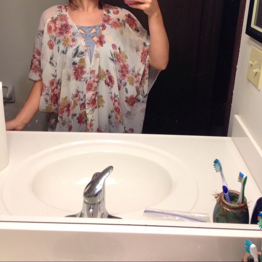 LIGHT/FLOWERY KIMONO