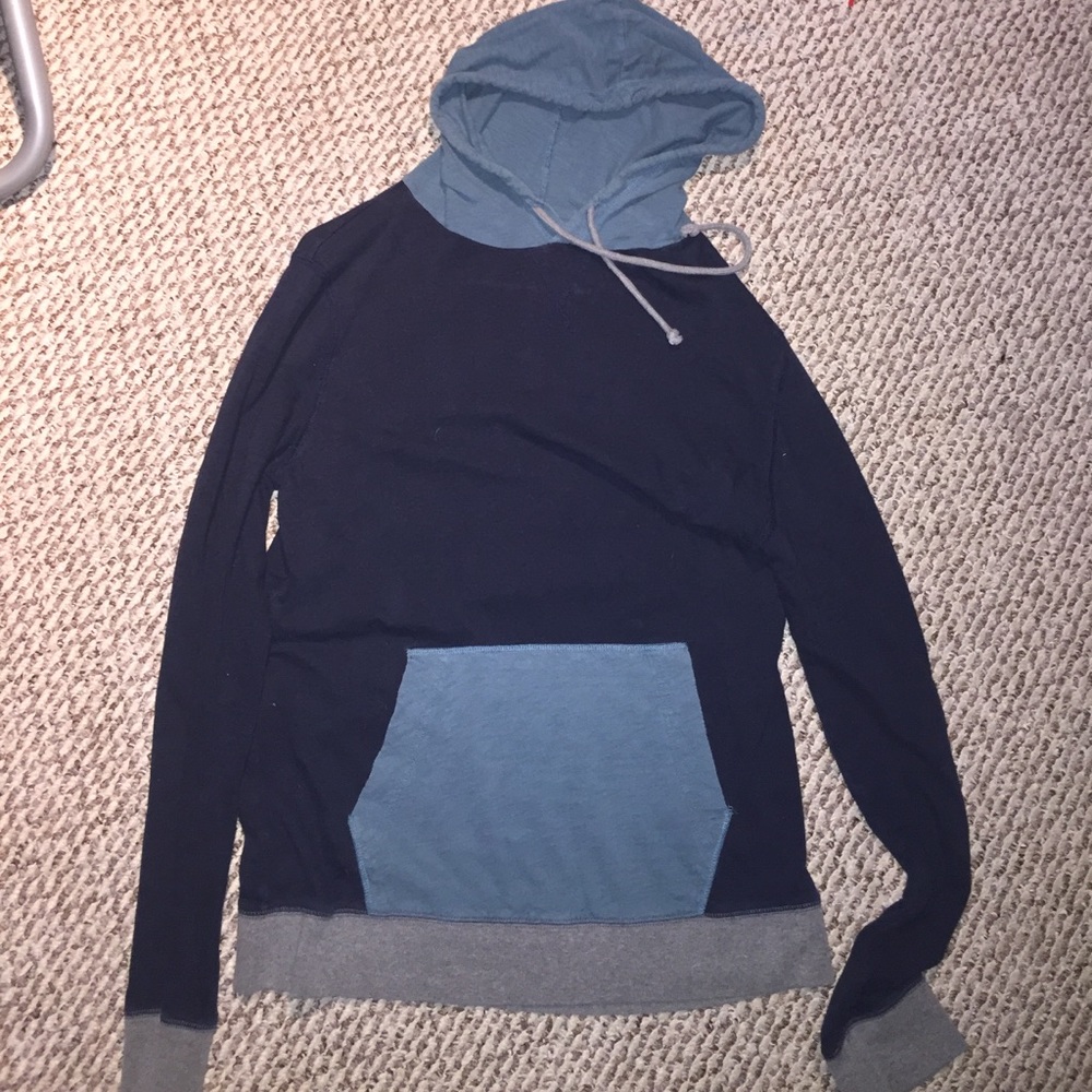 American Eagle pull over hodge for guys. Large