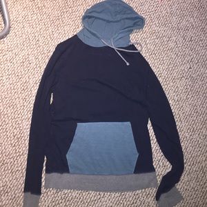 American Eagle pull over hodge for guys. Large