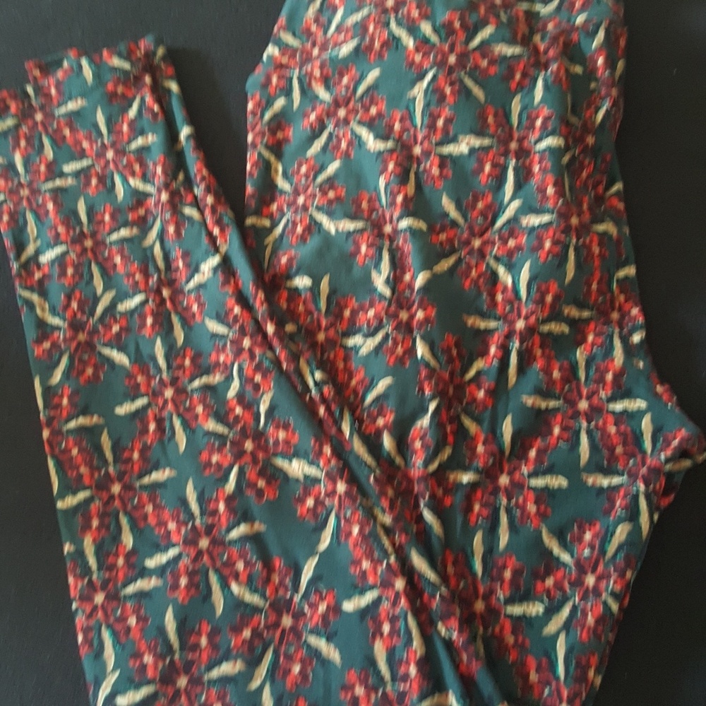 LuLaRoe TC Christmas themed Legging