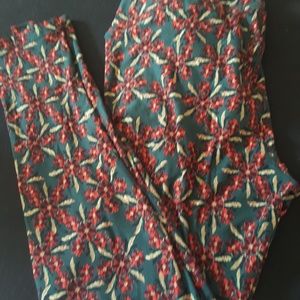 LuLaRoe TC Christmas themed Legging