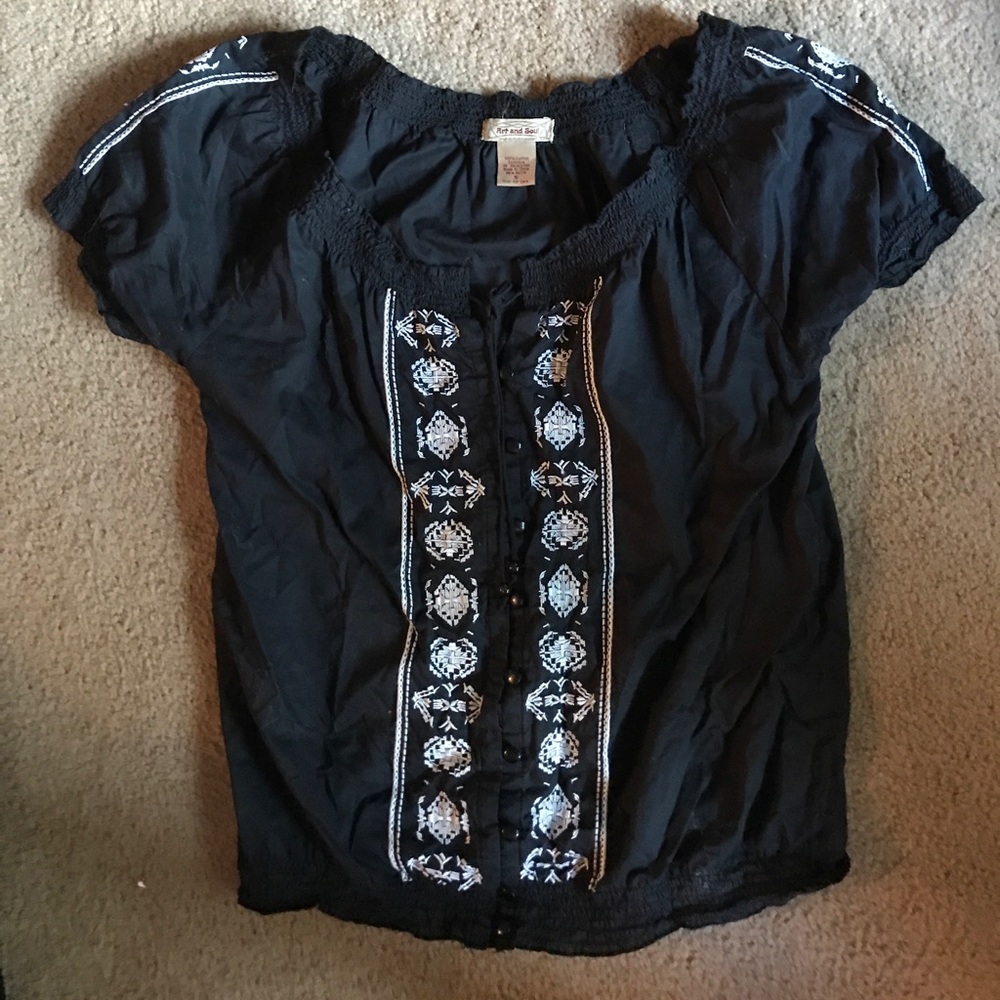 Lightweight Puffy Sleeve Peasant Blouse