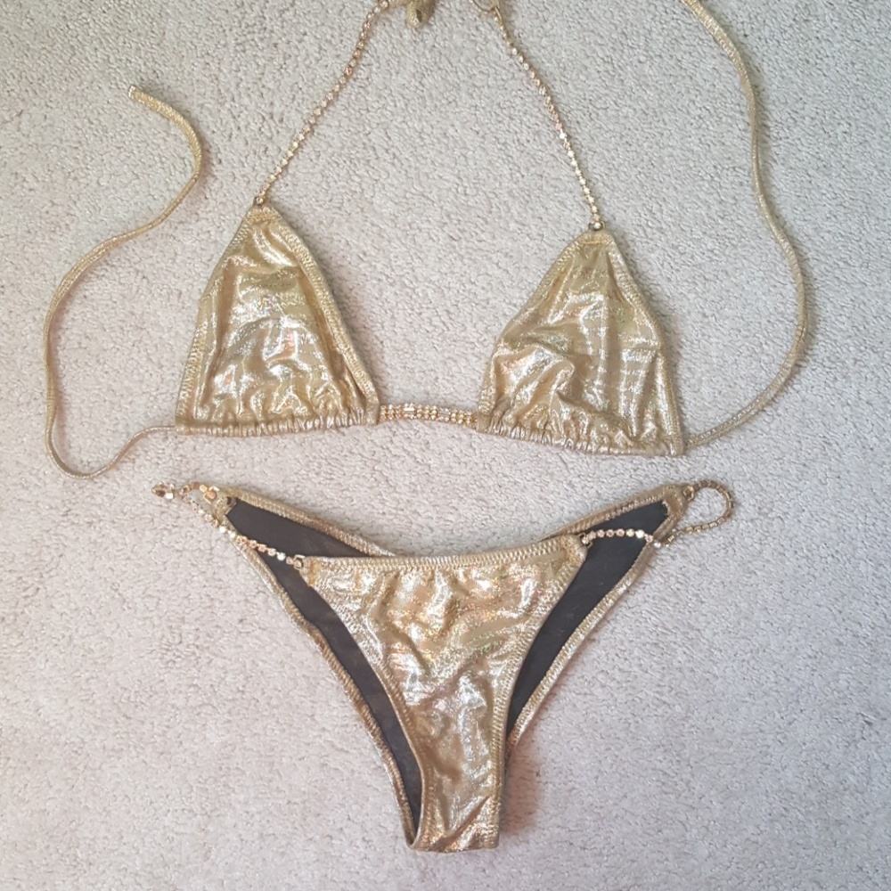 Competition suit
