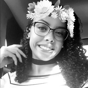 Meet your Posher, Kaylin