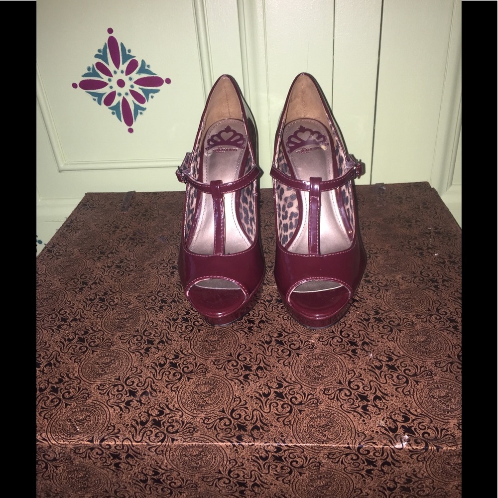 Fergalicious Red Pumps - Picture 3 of 5