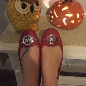 Red Michael Korda Fulton Flats !!!