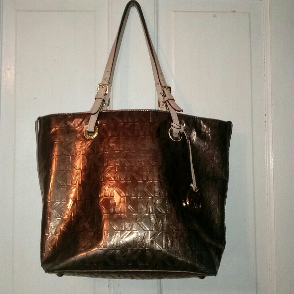 SOLD MICHAEL KORS PURSE - Picture 2 of 4