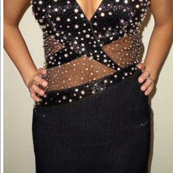 Rodney Alfred Size 6 Beaded Evening Gown - Picture 3 of 6