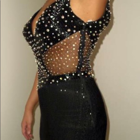 Rodney Alfred Size 6 Beaded Evening Gown - Picture 6 of 6