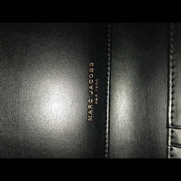Marc Jacobs wristlet - Picture 2 of 4