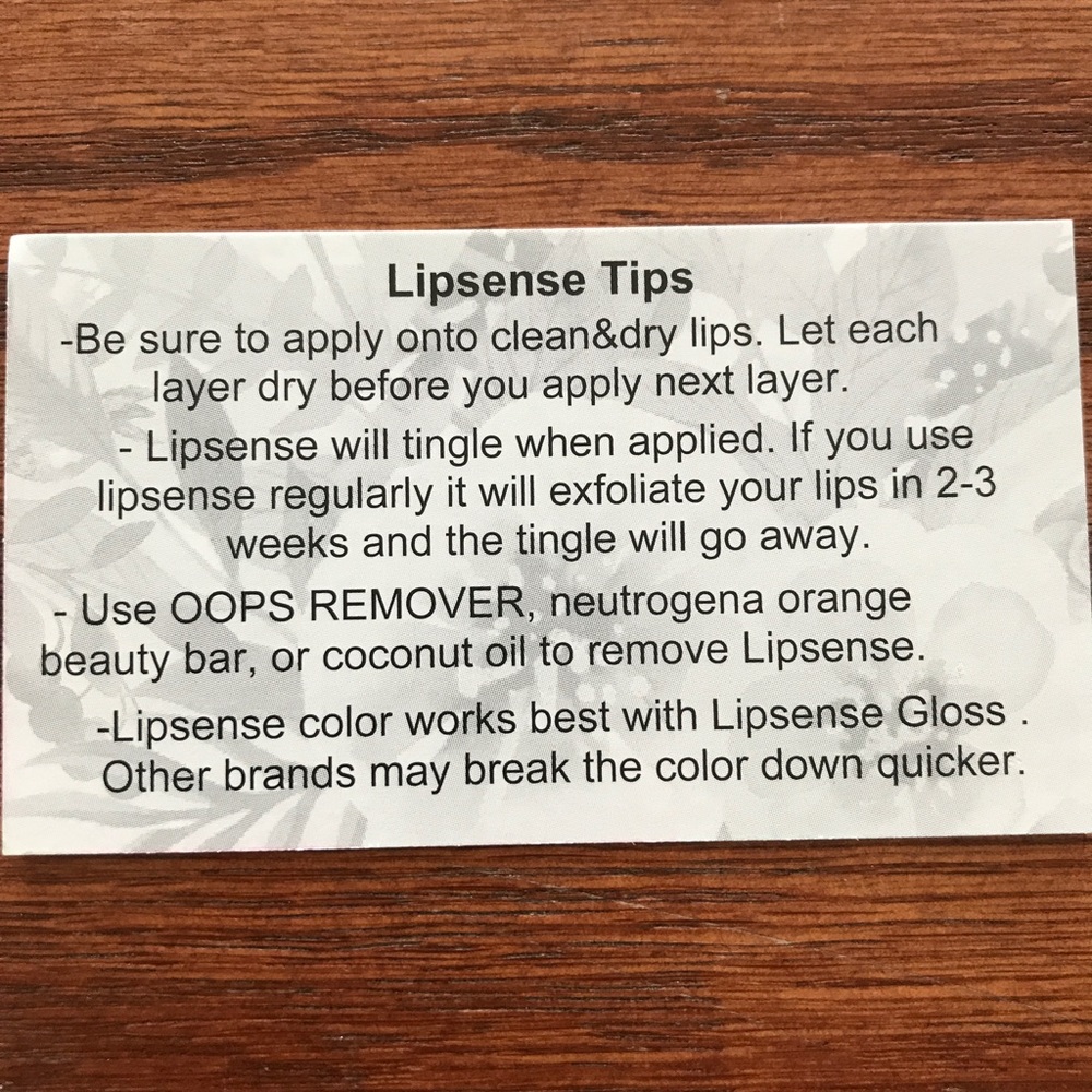 Bella Lipsense - Picture 3 of 3