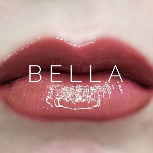 Bella Lipsense - Picture 1 of 3