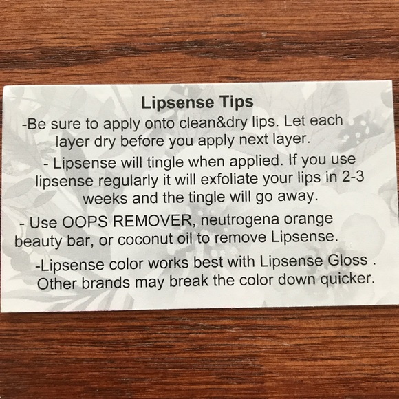 Bella Lipsense - Picture 3 of 3