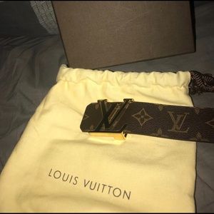 Louis Vuitton belt monogram