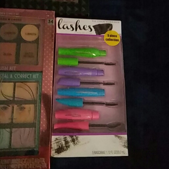 SOLD!!! Makeup sets bundle. All new in box - Picture 3 of 3