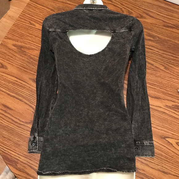 Rock & Republic distressed button up top - Picture 2 of 5