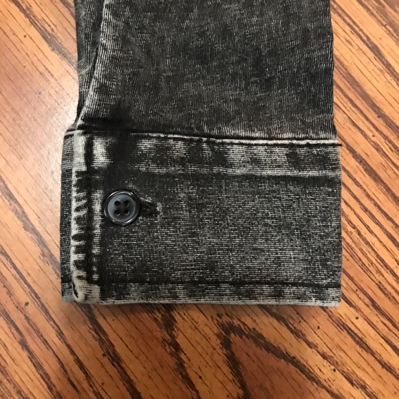 Rock & Republic distressed button up top - Picture 3 of 5