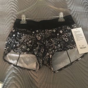 Lululemon seawheeze 2017 Speed Short SW Size 6