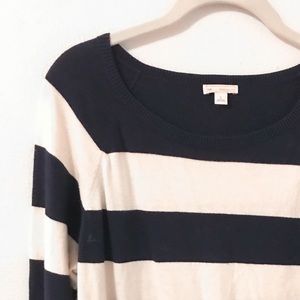 Gap sweater
