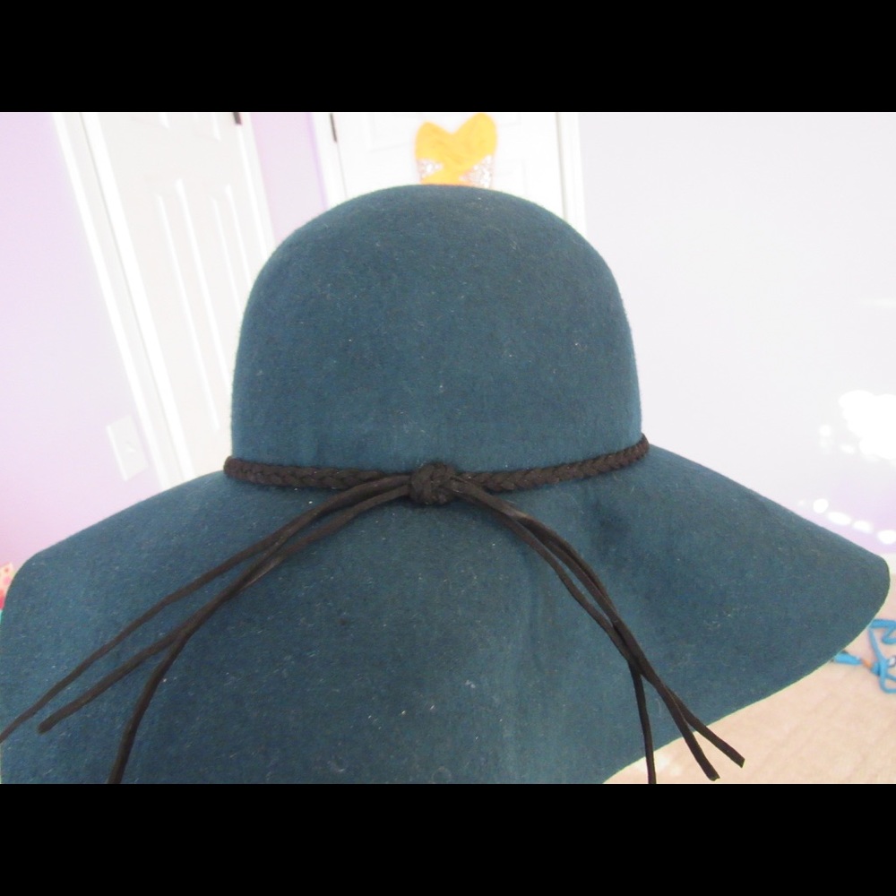 Teal floppy hat