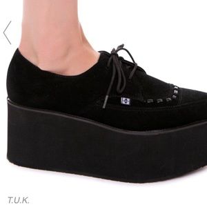 Tuk stacked velvet creepers