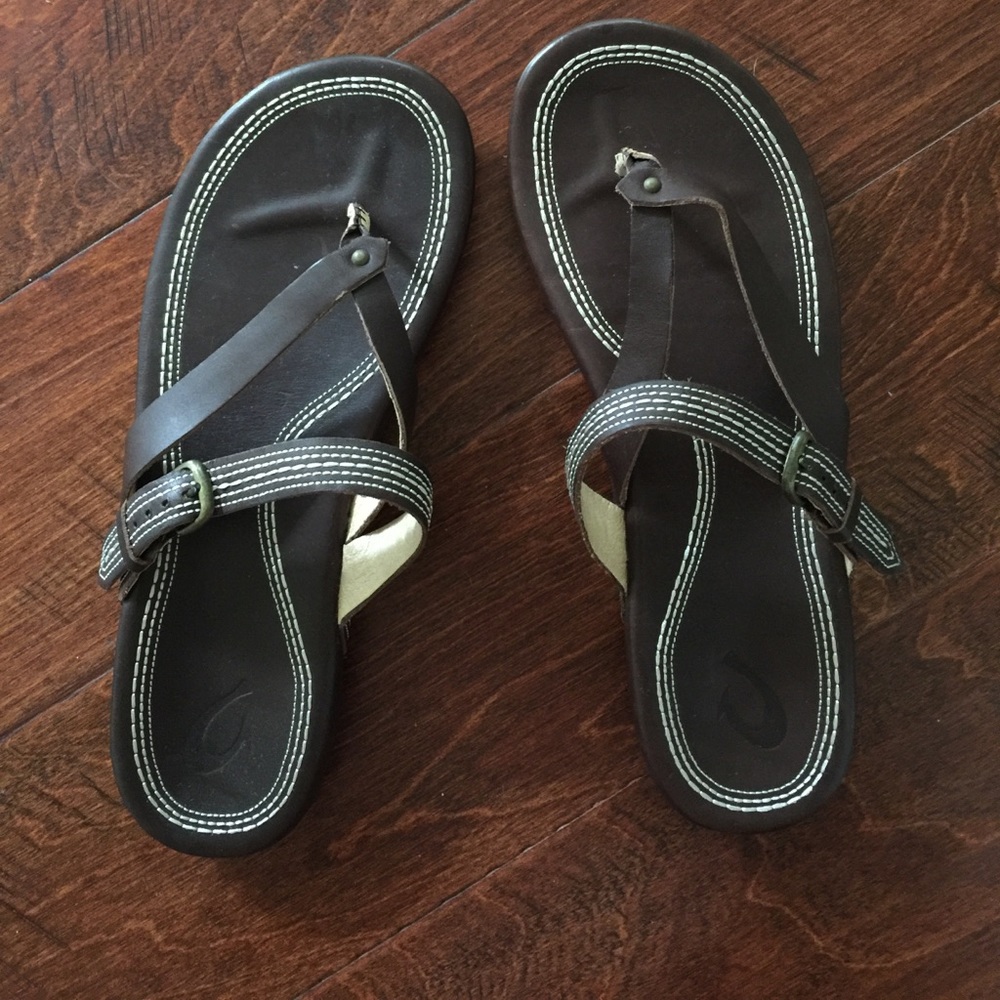 OluKai brown sandals