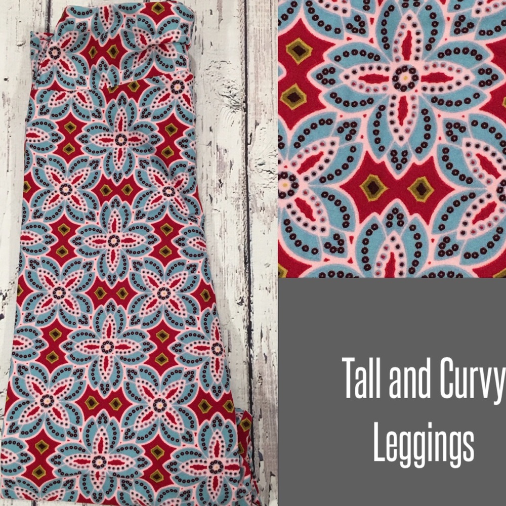 Lularoe tall and curvy leggingsb(10-22)