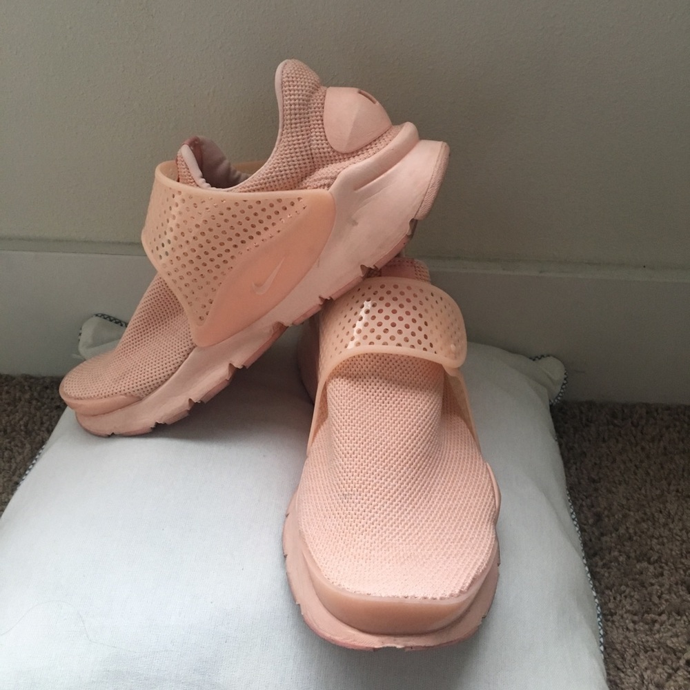 Nike sock darts