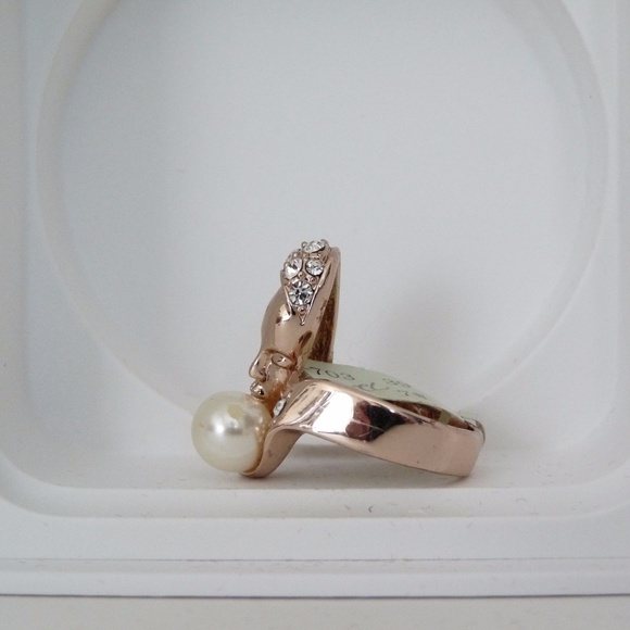 WOMAN FACE WITH CRYSTALS - Picture 7 of 8