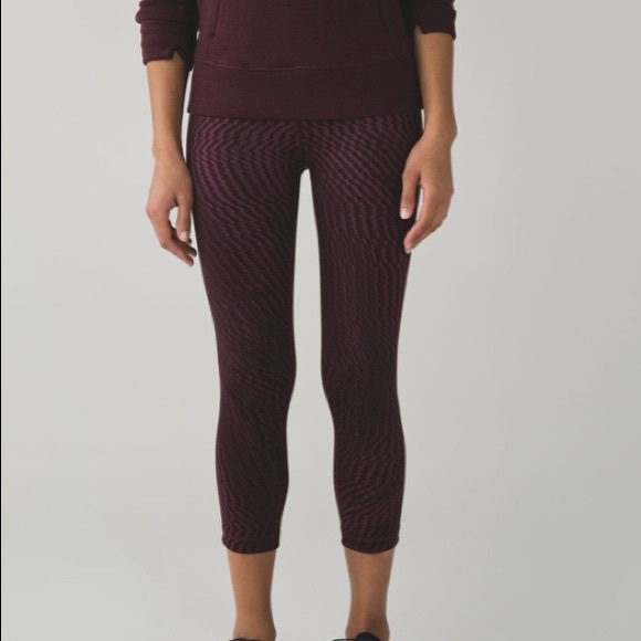 lululemon athletica Pants - • Lululemon • Wunder Under Shifted Horizon Crop