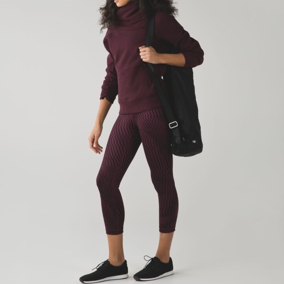 • Lululemon • Wunder Under Shifted Horizon Crop - Picture 2 of 5