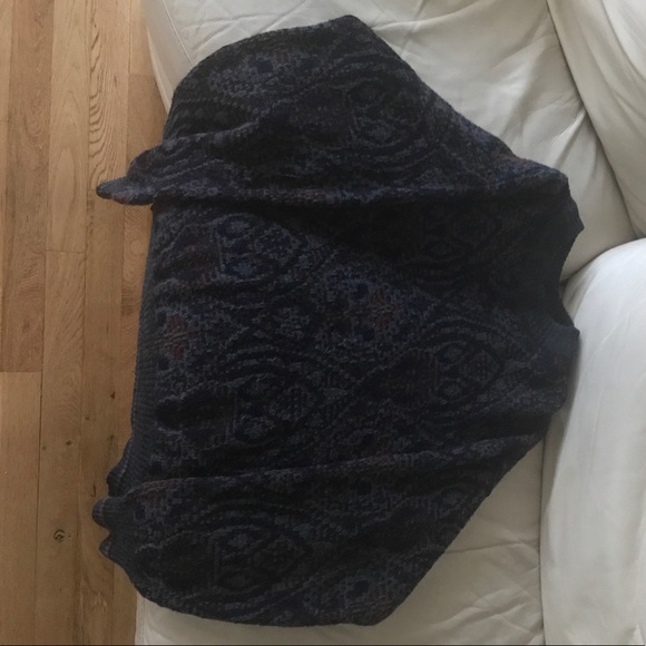 Beautiful Italian made men's like new sweater - Picture 2 of 2