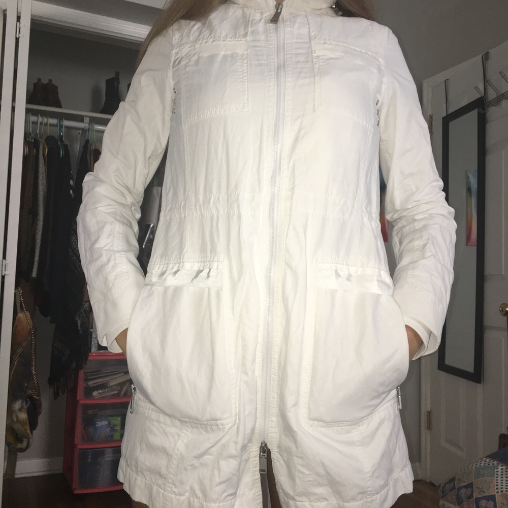 Elie Tahari Juliana White Rain Coat