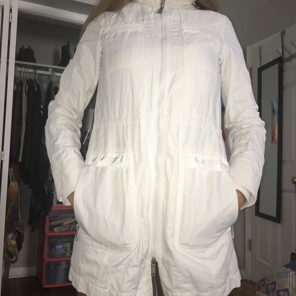 Elie Tahari Juliana White Rain Coat - Picture 1 of 8