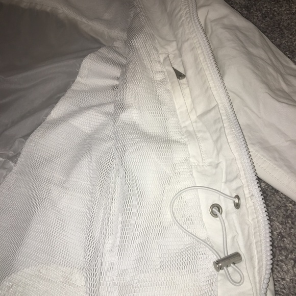 Elie Tahari Juliana White Rain Coat - Picture 7 of 8