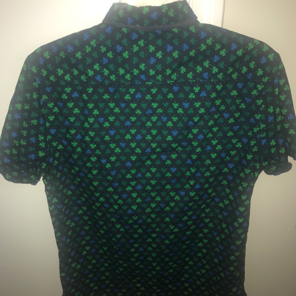 Clover leaf pattern Button Down - Picture 4 of 5