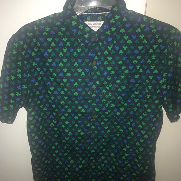 Clover leaf pattern Button Down - Picture 1 of 5