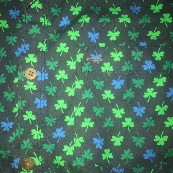 Clover leaf pattern Button Down - Picture 3 of 5
