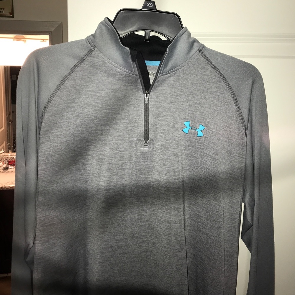 Under- armor loose fit small