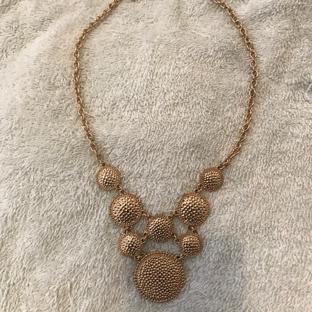 UNIQUE GOLD STATEMENT NECKLACE